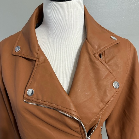 Vine & Valley women’s size M faux leather Moto‎ crop jacket/front zip closure - Picture 3 of 10